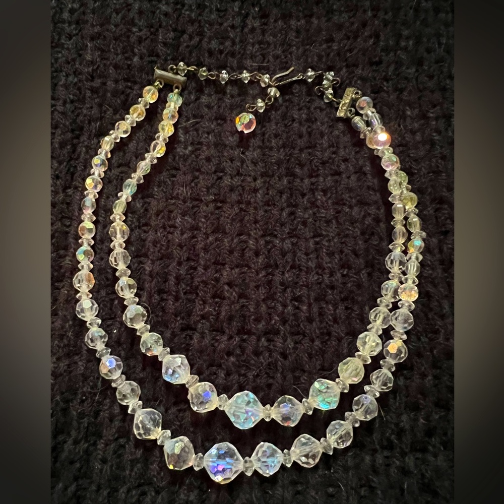 Vintage double stand clear beaded necklace